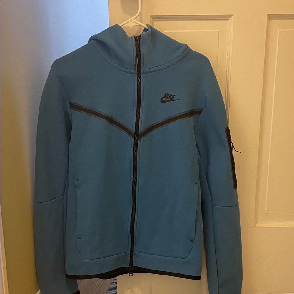 NikeTech Men’s Fleece Full-Zip Windrunner Hoodie